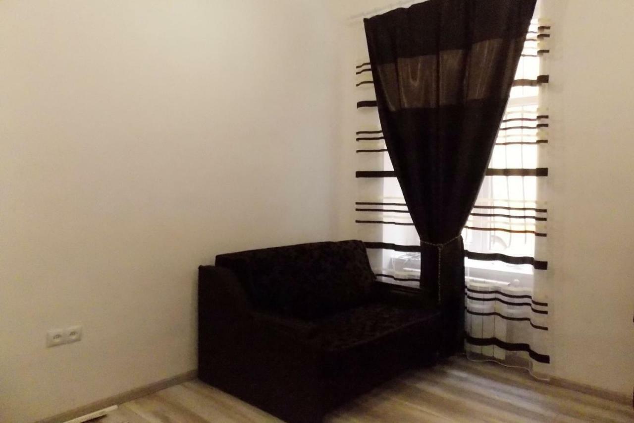 Apartment At Teodora Sqr Lviv Exterior photo
